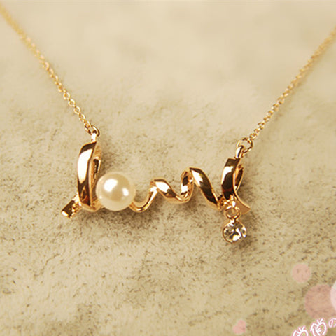 XS005 Clavicle Women Necklace LOVE Letters Simulated Pearls Crystal Pendant Colar Everyday Wear Fashion Jewelry Minimalist