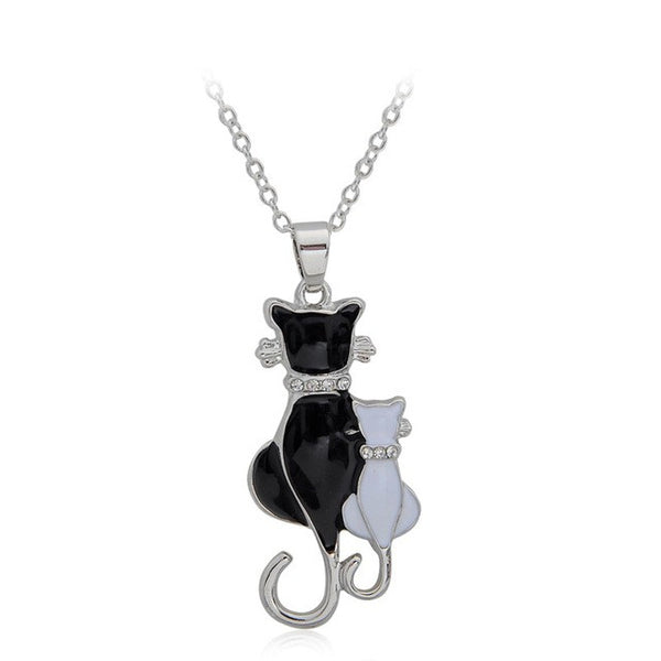 New Lovely Cat Paw Black White 2 cat On Heart Crystal Pendant Necklace For Women Girl Best Friend Gift Small Cat Jewelry