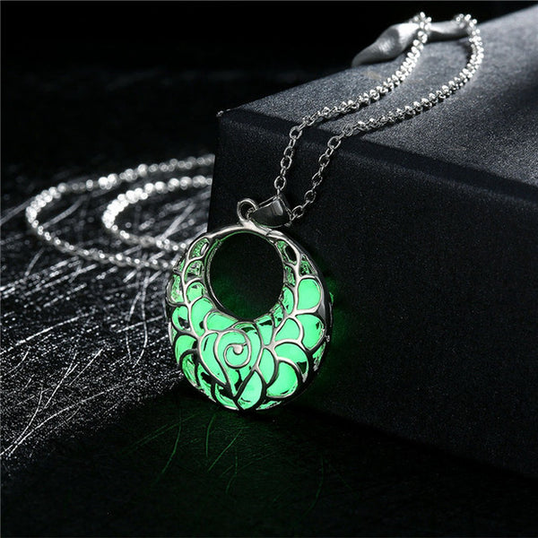 17KM 2016 New Statement Neclace Hollow Out Heart Pendant Glow In Dark Long Necklace For Women Water Drop Glowing Maxi Necklace