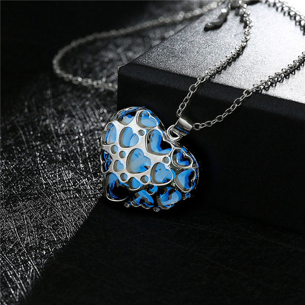 17KM 2016 New Statement Neclace Hollow Out Heart Pendant Glow In Dark Long Necklace For Women Water Drop Glowing Maxi Necklace