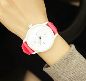 Original MILER Brand Soft Silicone Strap Jelly Quartz Watch Wristwatches for Women Ladies Lovers Black White