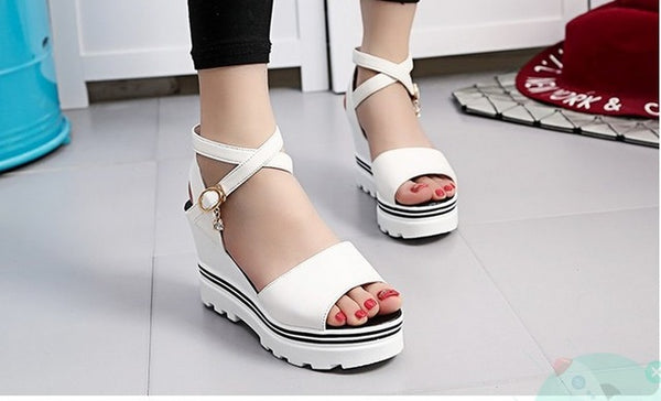 Summer Korean muffin fish head women sandals with platform sandals wild simple shoes shook with students in