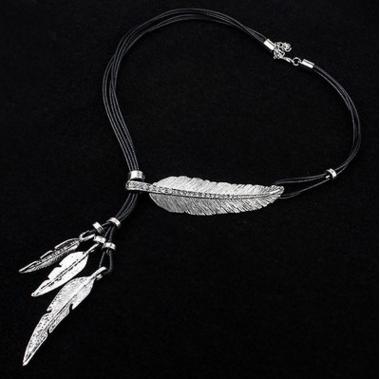 Women Necklace Alloy Feather Statement Necklaces Pendants Vintage Jewelry Rope Chain Necklace Women Accessories for Gift