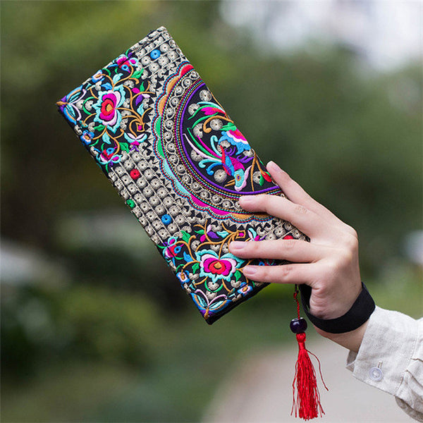 NEW 2017 Wristlet Women Handbag Purse Elegant Handmade Day Clutch Bag National Retro Embroidered Bag with Floral Design