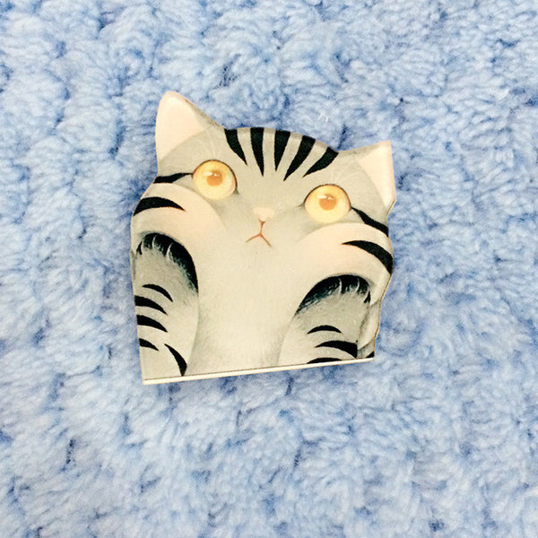 1 PCS Cartoon Cat Shaped Badge Free Shipping Kawaii Harajuku Acrylic Pin Badges Cartoon Animal Backpack Badge Decoration