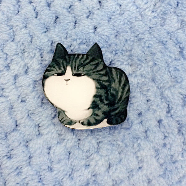 1 PCS Cartoon Cat Shaped Badge Free Shipping Kawaii Harajuku Acrylic Pin Badges Cartoon Animal Backpack Badge Decoration