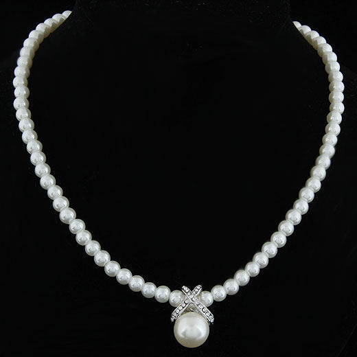 17KM Korean Fashion Imitation Pearls Cute Rhinestone Pendant Necklace Hot Sale Jewelry For Women Wholesale