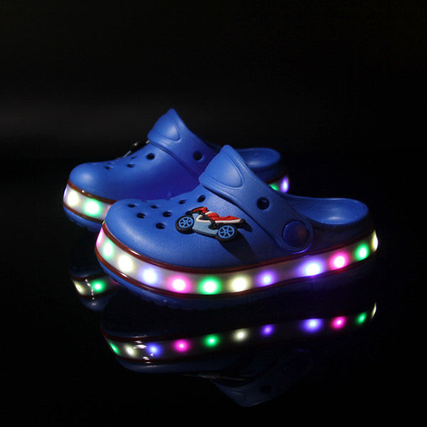 2017 Toddler summer style Brand children's sandals LED Lighted Flashing boys girls beach slippers kids shoes sandal