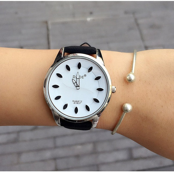 Classic 2017 New Fashion Simple Style Top Famous Luxury brand quartz watch Women casual Leather watches hot Clock Reloj mujeres