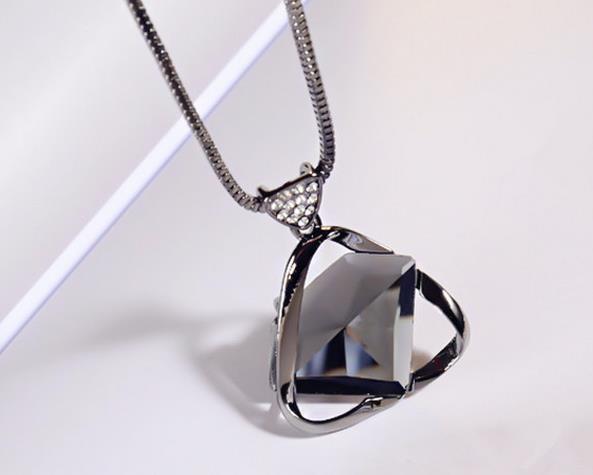 2015 New Arrival Women Pendant Necklaces The Big Drop Long Paragraph Sweater Chain All-match Decorative Crystal Necklace Pendant