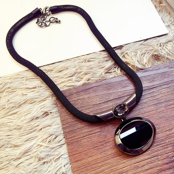 2016 New Arrival Women Pendant Necklaces All-match Elegant Black Beaded Necklace Exaggerated Clavicle Chain Accessories