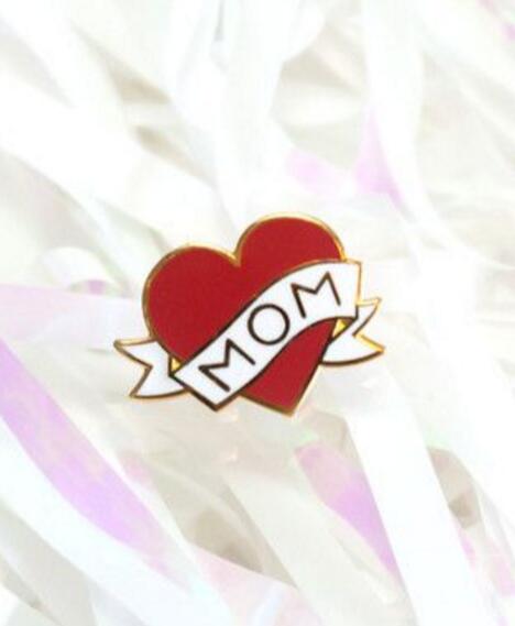 Timlee X117 Cartoon Cute Love Mom Heart Car Rose flower Red Lip High Heel Shoe Metal Brooch Pins Button Pins Girl Gift Wholesale