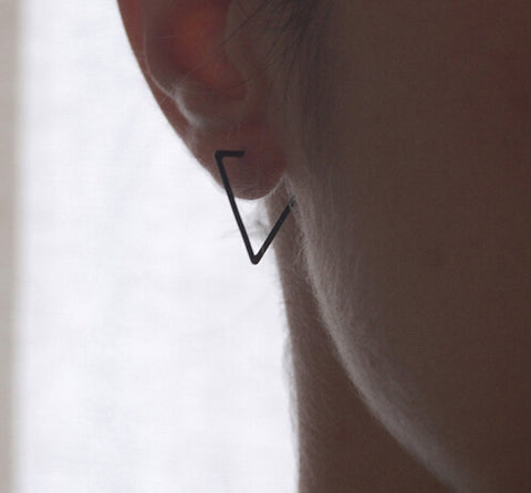 Timlee E029 New Punk Style Cool Contracted Delicate Triangle Geometry Female Ear Clip Earrings