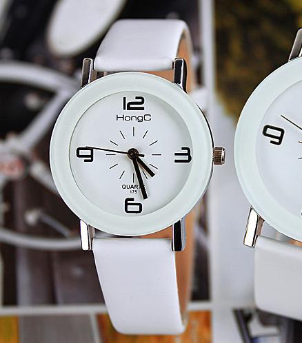 2017 YAZOLE Fashion Wristwatch Fashionable Unique Leather Watchband Watch Women Quartz Dress Watch