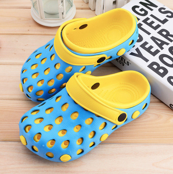 2017 New authentic Warrior hole slippers couple sandals mules and clogs garden shoes for  women breathable beach shoes