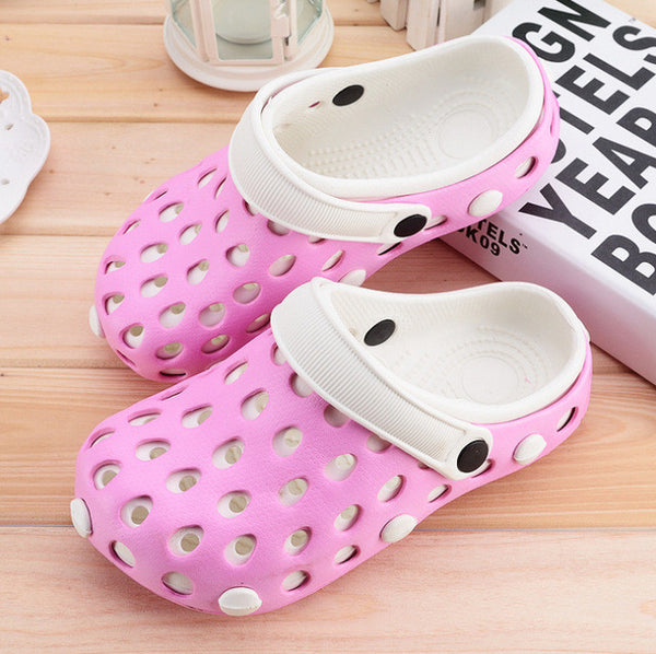 2017 New authentic Warrior hole slippers couple sandals mules and clogs garden shoes for  women breathable beach shoes