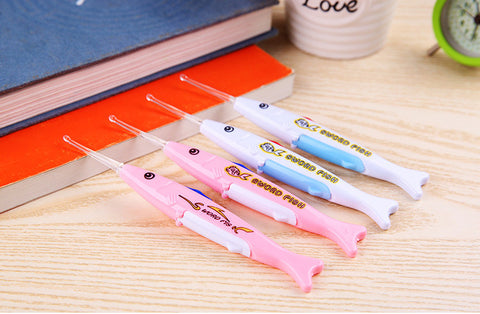 Hot Sale LED Light Earwax Spoon Digging Luminous Dig Ear Syringe Fish Shape Child Baby Ears Cleaning with Light
