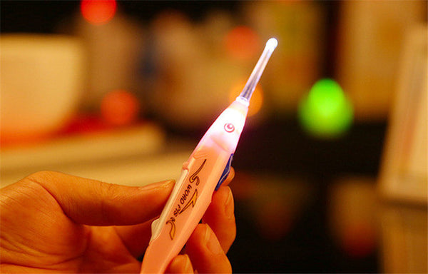 Hot Sale LED Light Earwax Spoon Digging Luminous Dig Ear Syringe Fish Shape Child Baby Ears Cleaning with Light