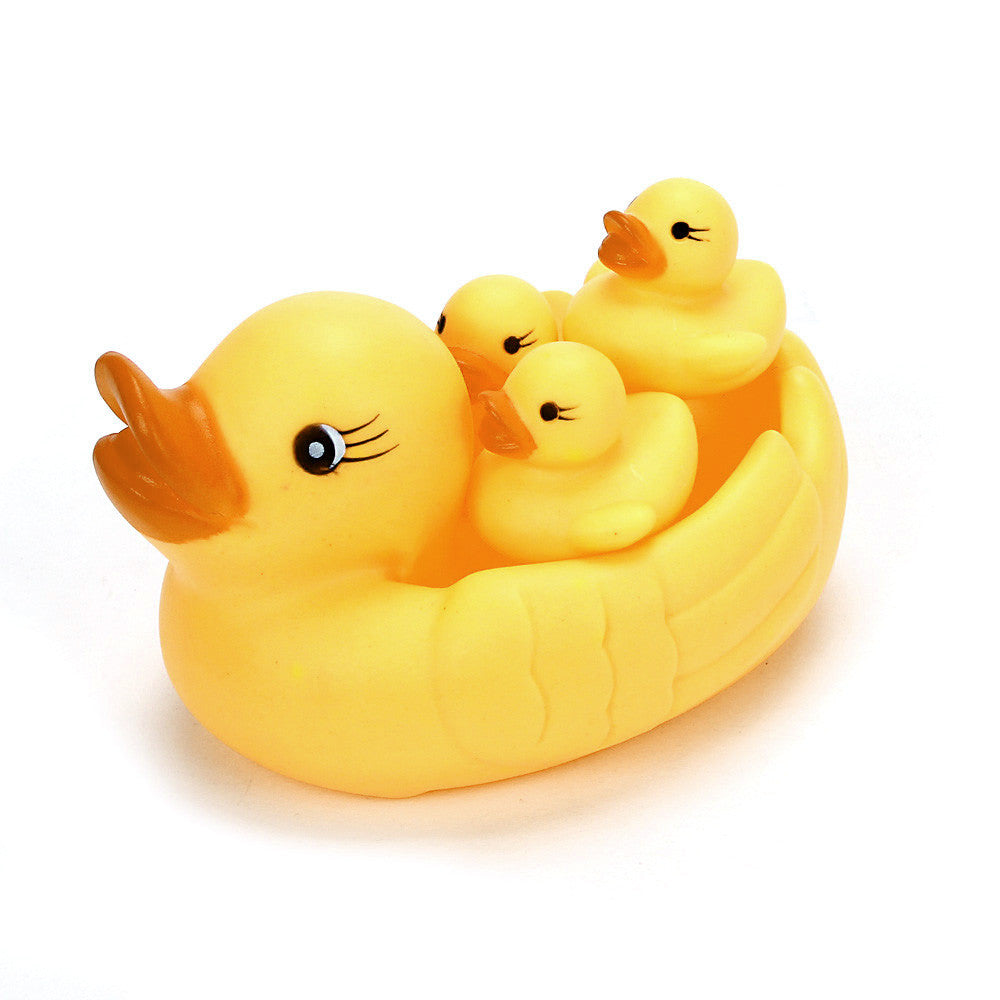 Hot Sale Baby Shower Toy Mummy & Baby Rubber Race Squeaky Ducks Family Bath Toy Kid Game Toys