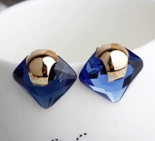 New Charm Fashion Jewelry Blue Crystal Rhinestone Square Stud Earrings New for Woman Gold Earrings Accessories brincos XY-E664