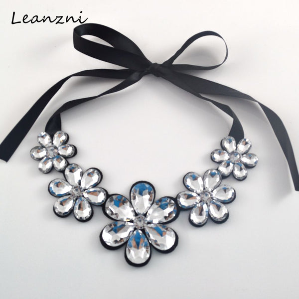 Leanzni wholesale luxury fashion short statement necklace and pendant resin color fashionable woman  necklace gift